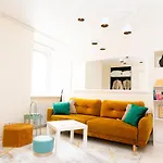 E12 Apartman *